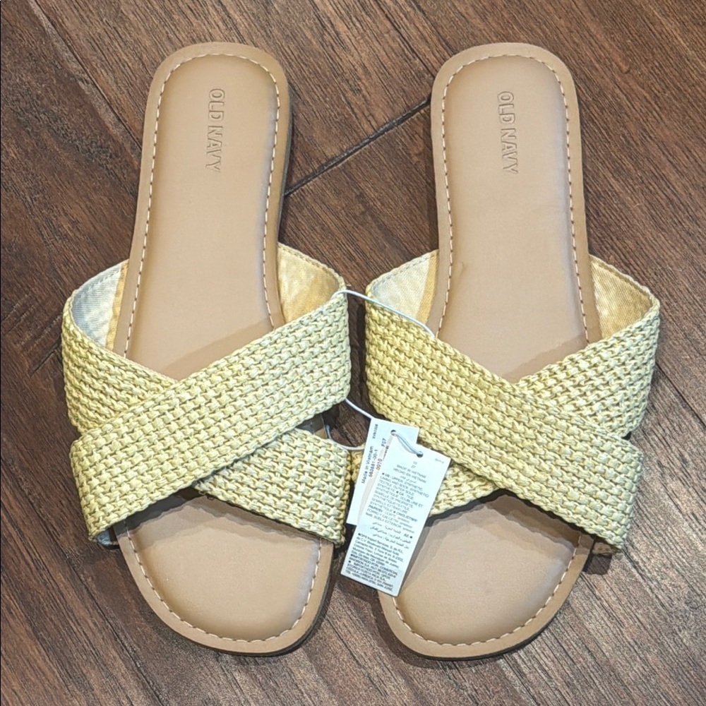 NWT! Size 10 Old Navy Women's Tan Sandals - Picture 2 of 8